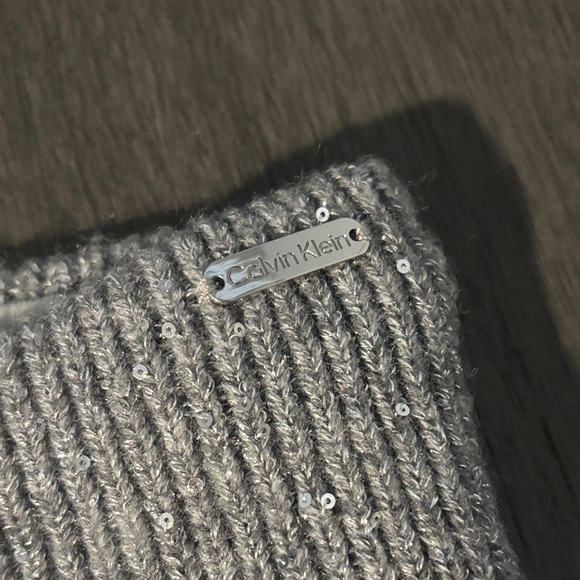 Calvin Klein Silver Ribbed Headband - Picture 2 of 4